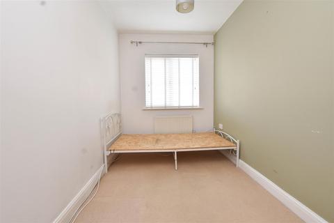 8 Grenada Close, Eastbourne, BN23 5TJ