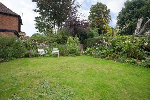 6 Downs Road, Canterbury, CT2 7AY