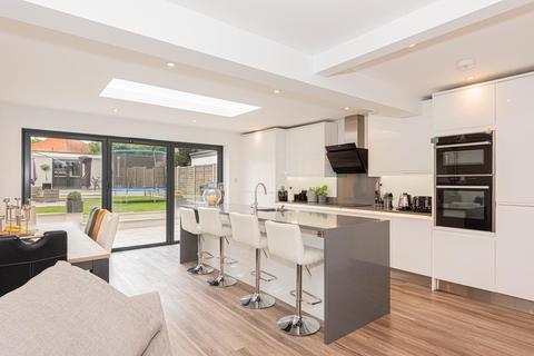106 Meadowview Road, Epsom, KT19 9UA