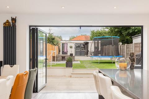 106 Meadowview Road, Epsom, KT19 9UA