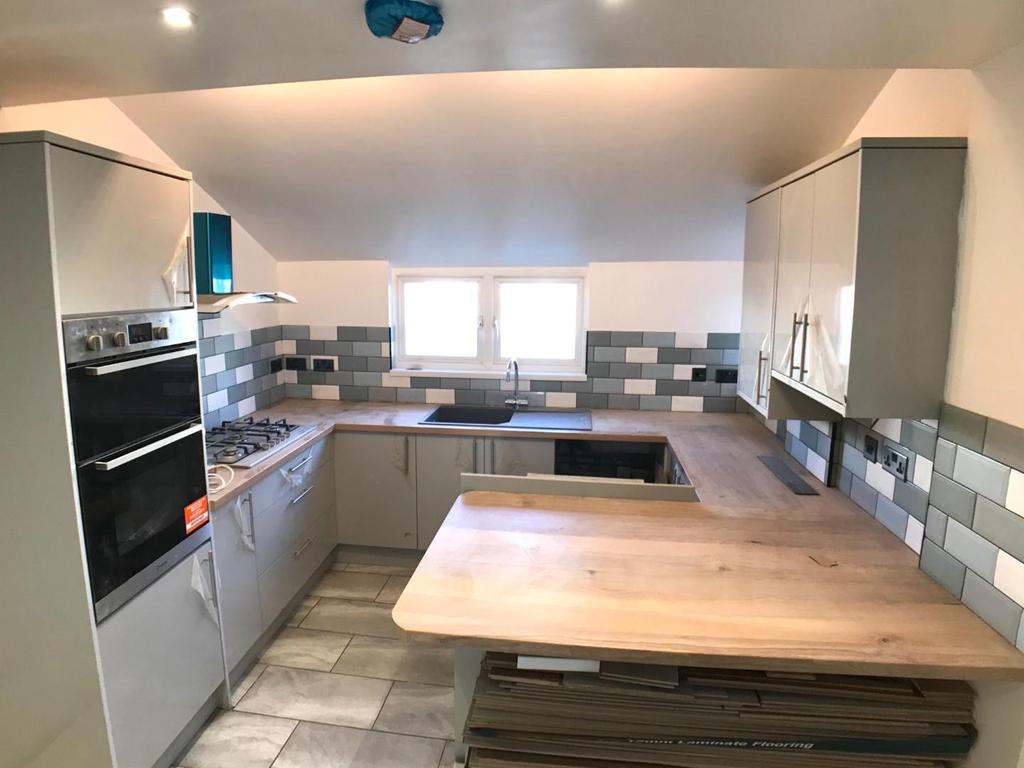 Antony Road, Torpoint 4 bed house £995 pcm (£230 pw)