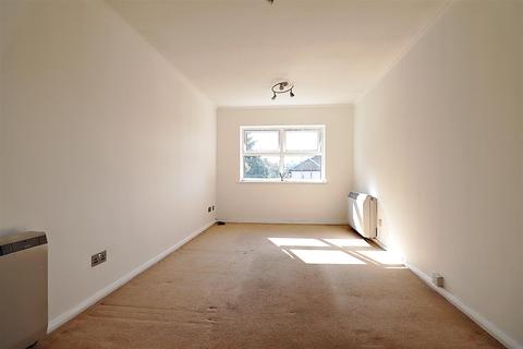 129b Parsonage Manorway, Belvedere, DA17 6NF