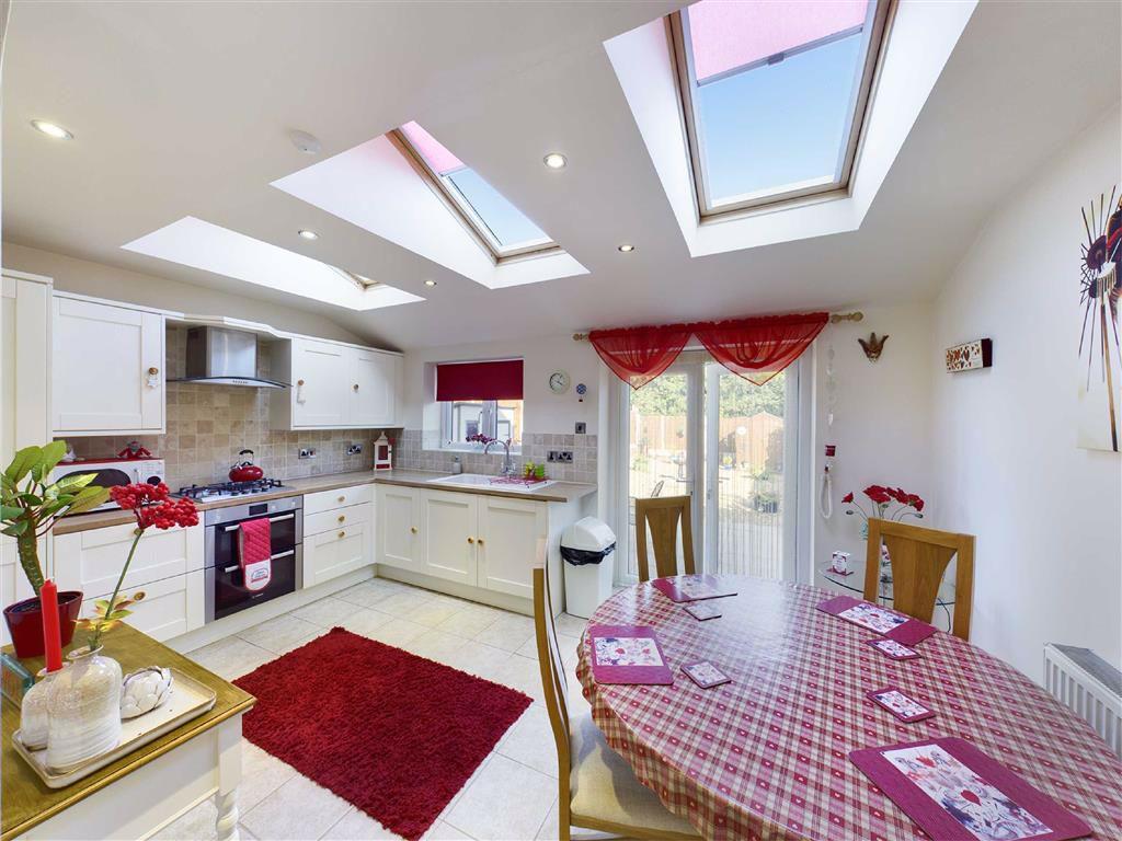 Margaret Road, Worcester 3 bed semidetached house £290,000