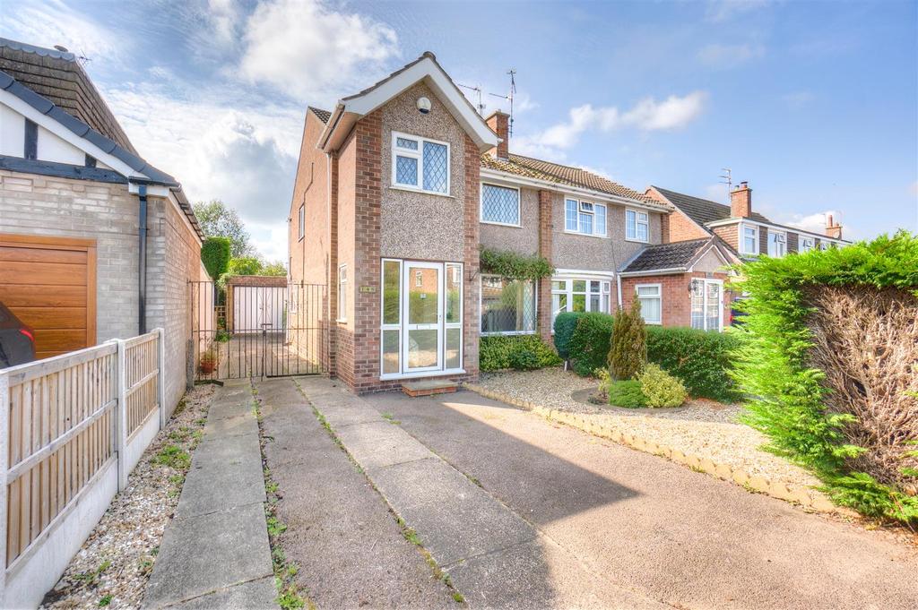 Fairway, Keyworth, Nottingham 3 bed semidetached house £245,000