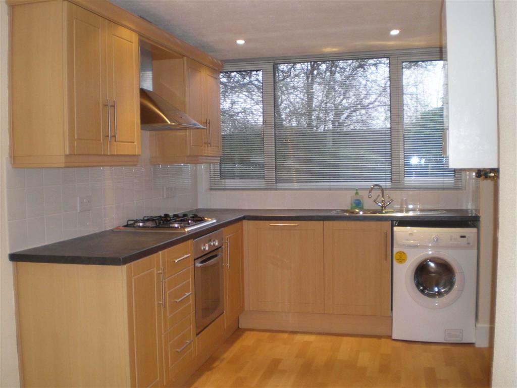 Boundary Road, CHEADLE 3 bed semidetached house £950 pcm (£219 pw)