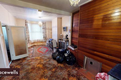 61 Station Crescent, London, N15 5BG