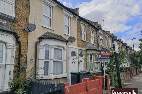 61 Station Crescent, London, N15 5BG