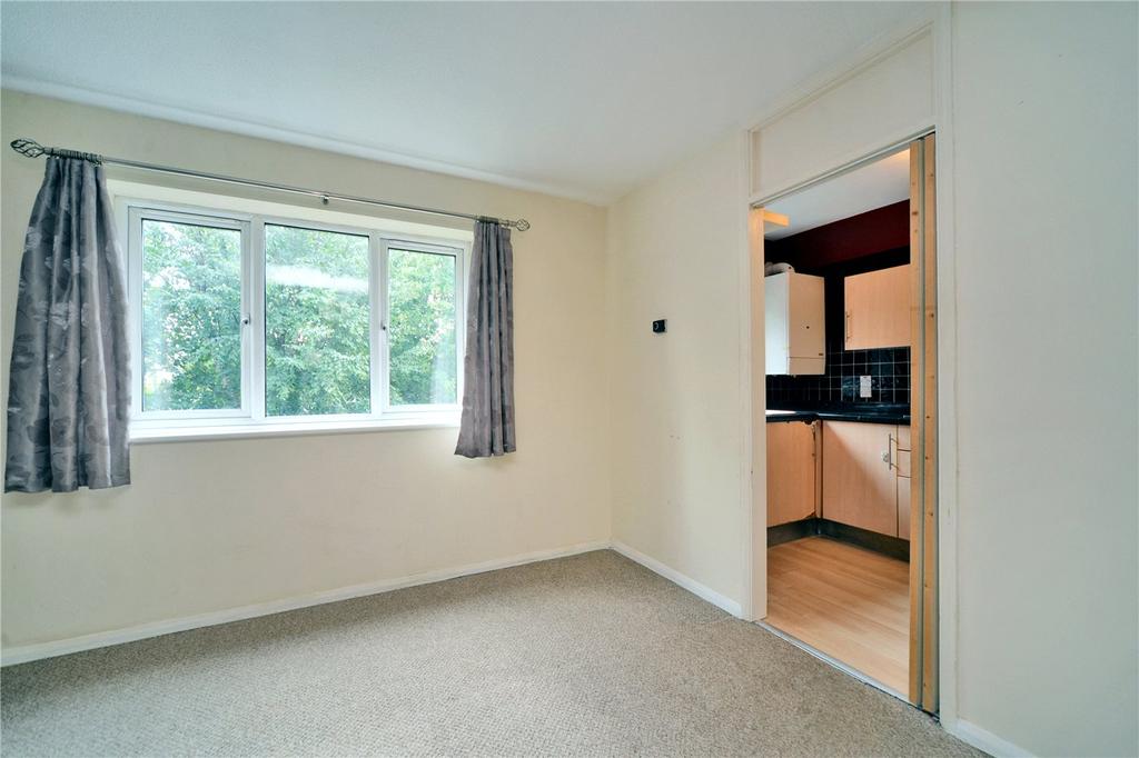 Chelsea Gardens, Cheam, Sutton, SM3 2 bed apartment £290,000