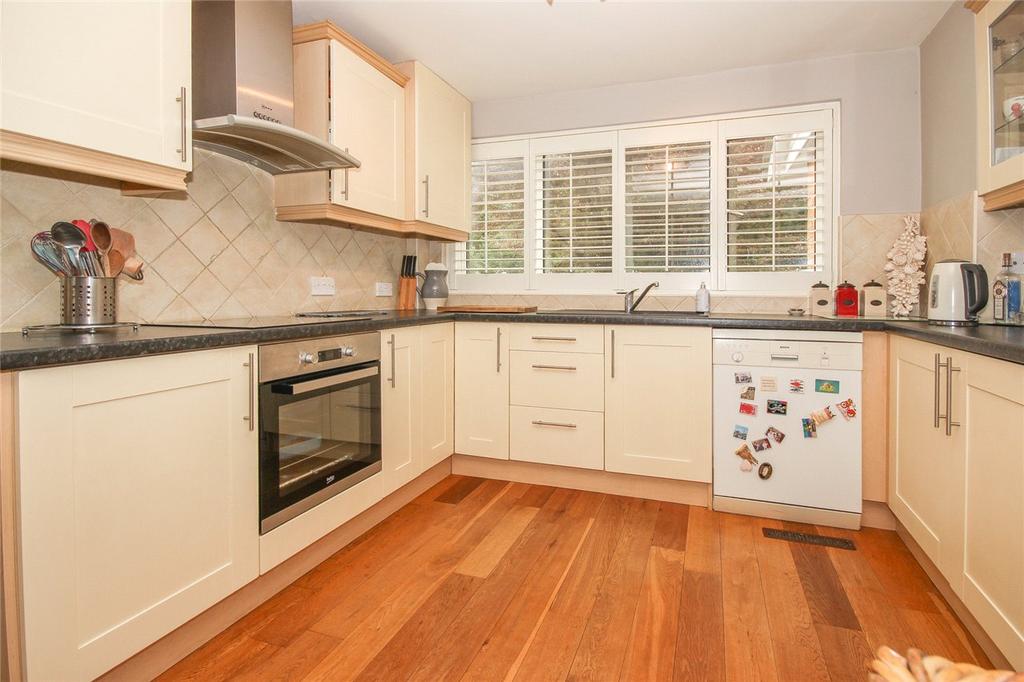 Lower Mardley Hill, Welwyn... 4 bed detached house £675,000