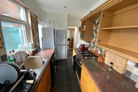 129 Farnham Road, Handsworth, Birmingham, B21 8EF