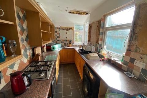 129 Farnham Road, Handsworth, Birmingham, B21 8EF