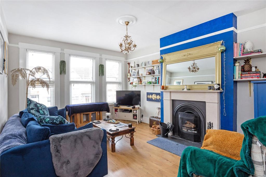 Westbury Avenue, London, N22 2 bed apartment £450,000