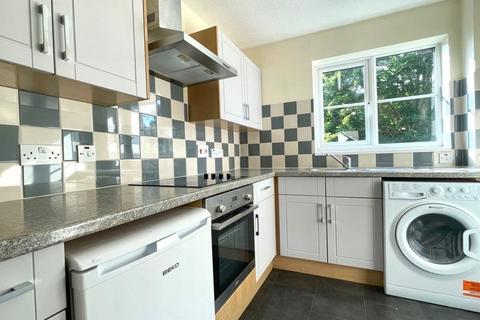 2 bedroom apartment to rent, Admirals Court, Rose Kiln Lane, Reading, Berkshire, RG1