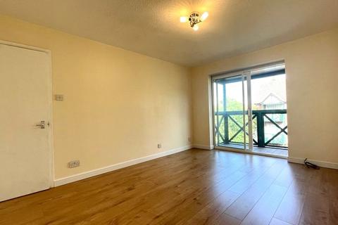 2 bedroom apartment to rent, Admirals Court, Rose Kiln Lane, Reading, Berkshire, RG1