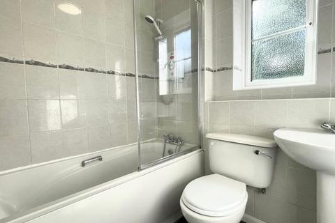 undefined, Admirals Court, Rose Kiln Lane, Reading, Berkshire, RG1