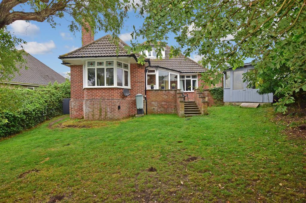 Woodvale Road, Gurnard, Isle of Wight 4 bed detached house £525,000