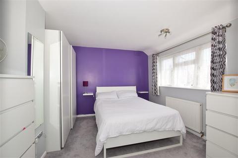 16 Sheppey Close, Erith, DA8 2JX