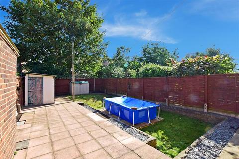 16 Sheppey Close, Erith, DA8 2JX