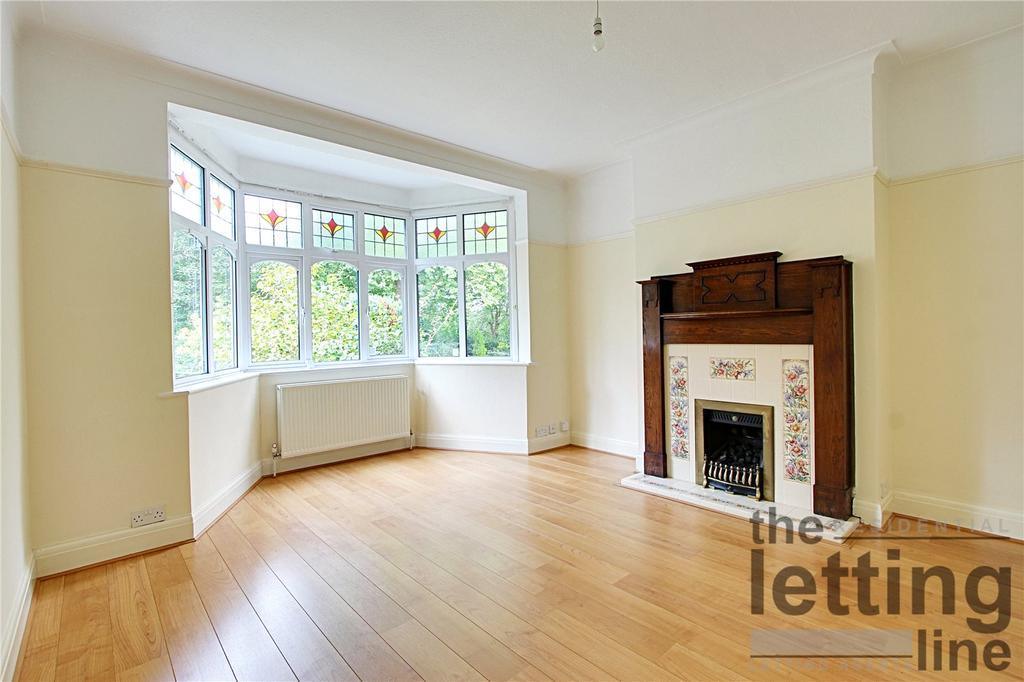 Browning Road, Enfield, EN2 3 bed house £2,100 pcm (£485 pw)
