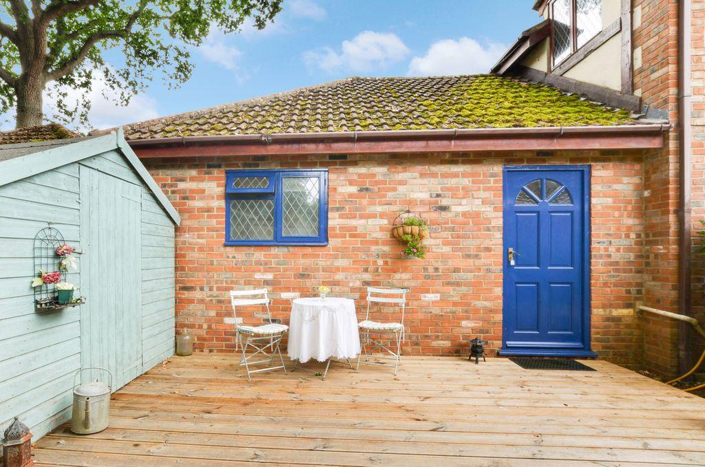 Woodlands Edge, West Ashton Road, Trowbridge BA14 7BE Studio £152,500