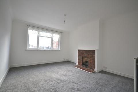 2 bedroom flat to rent, Portsmouth Road, Southampton