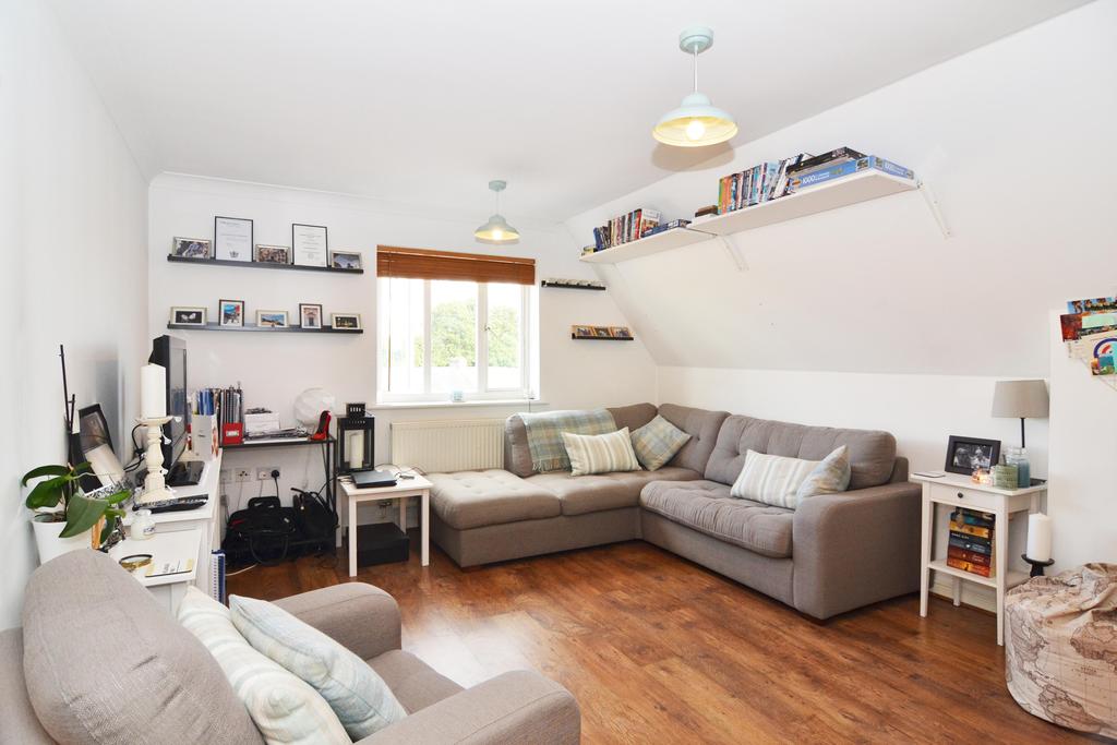 Wilkinson House, 100 Second Cross Road, Twickenham, Middlesex, UK, TW2 1 bed apartment £1,295