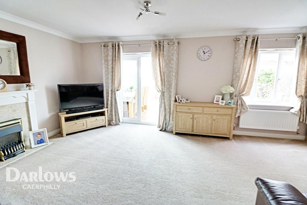 Heol Cwarrel Clark, Caerphilly 3 bed detached house £295,000