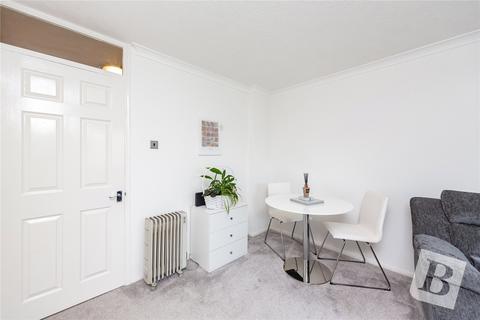 32 Swans Hope, Loughton, IG10 2NA