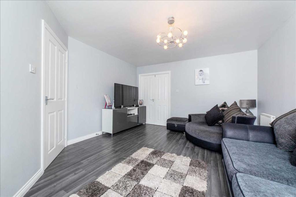 Mornington Grove, Blackwood 3 bed semidetached house £139,995