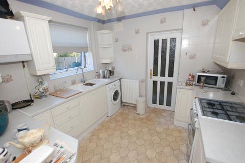 14 Beverley Drive, Kingswinford, DY6 9BW