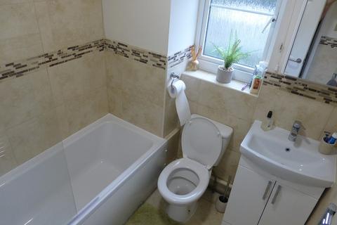 8 Carregamman, Ammanford, SA18 3EG