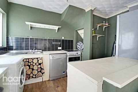 19 Amery Gardens, Romford, RM2 6RX