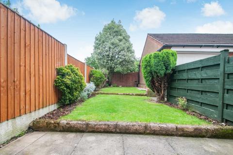 2 bedroom semi-detached house to rent, Martin Close, Morley