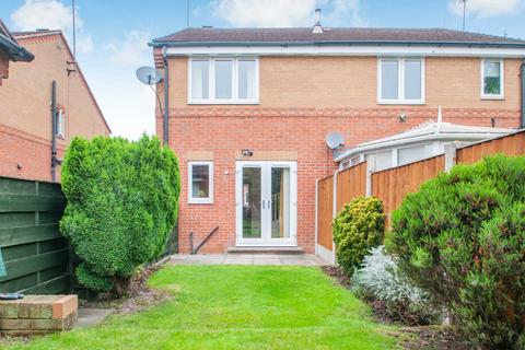 2 bedroom semi-detached house to rent, Martin Close, Morley