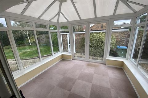 7 Barn Close, Wick, Littlehampton, BN17 6JU