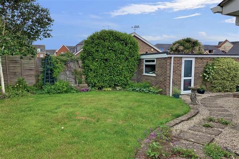 7 Barn Close, Wick, Littlehampton, BN17 6JU