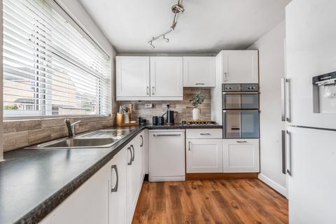 12 Campion Close, Carterton, OX18 3YG
