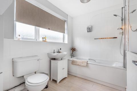 12 Campion Close, Carterton, OX18 3YG