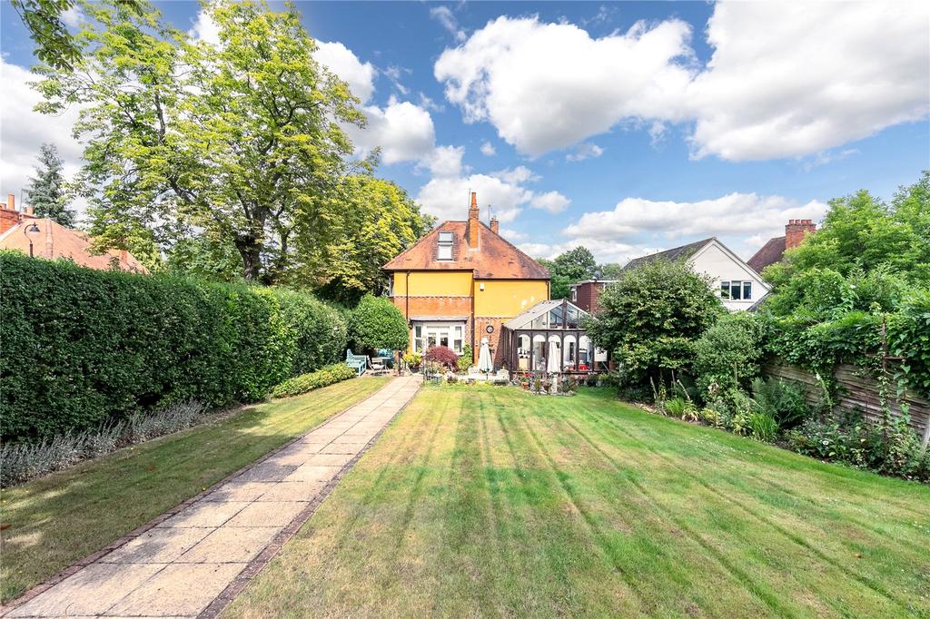 Braywick Road, Maidenhead, SL6 4 bed detached house £1,100,000