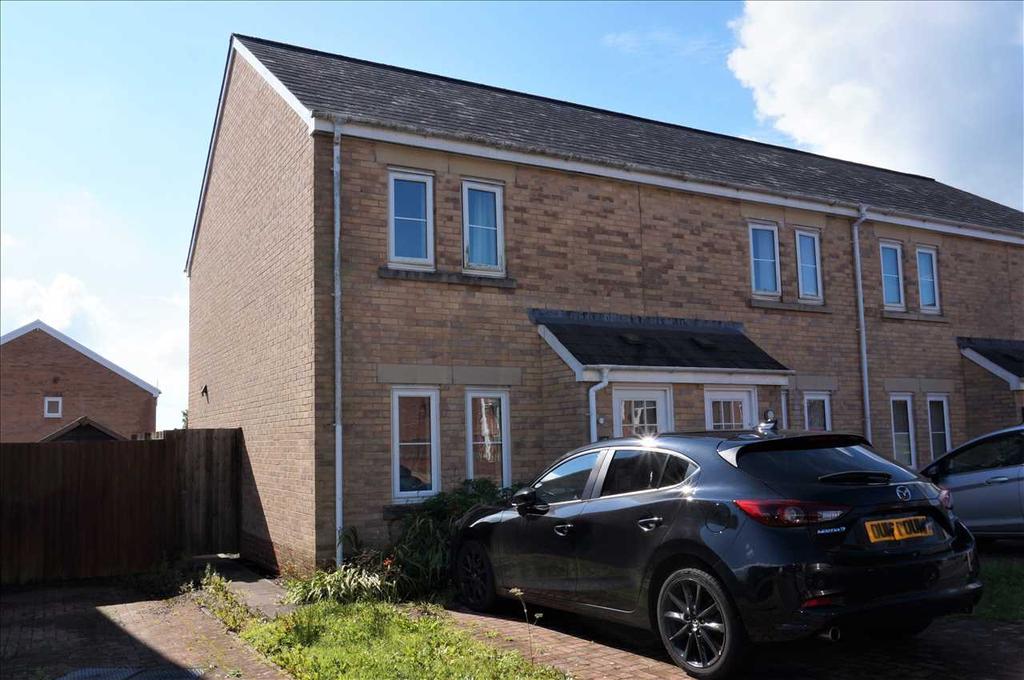 Clos AelYBryn, PENYGROES, Llanelli 2 bed end of terrace house £124,950