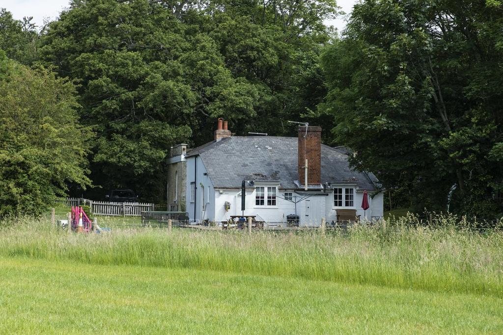 Cuffnells Lodge Lot3