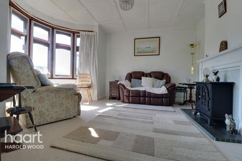 St Just Colchester Road, Romford, RM3 9SF