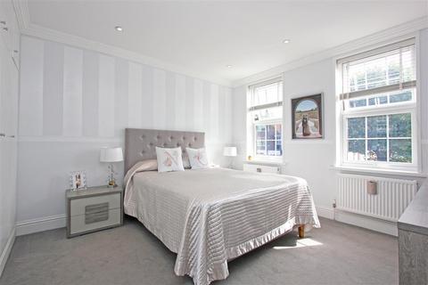 2 bedroom apartment to rent, Brighton Road, South Croydon