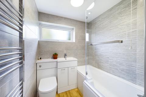 18 Gainsborough Close, Cambridge, CB4 1SY