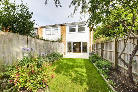 18 Gainsborough Close, Cambridge, CB4 1SY