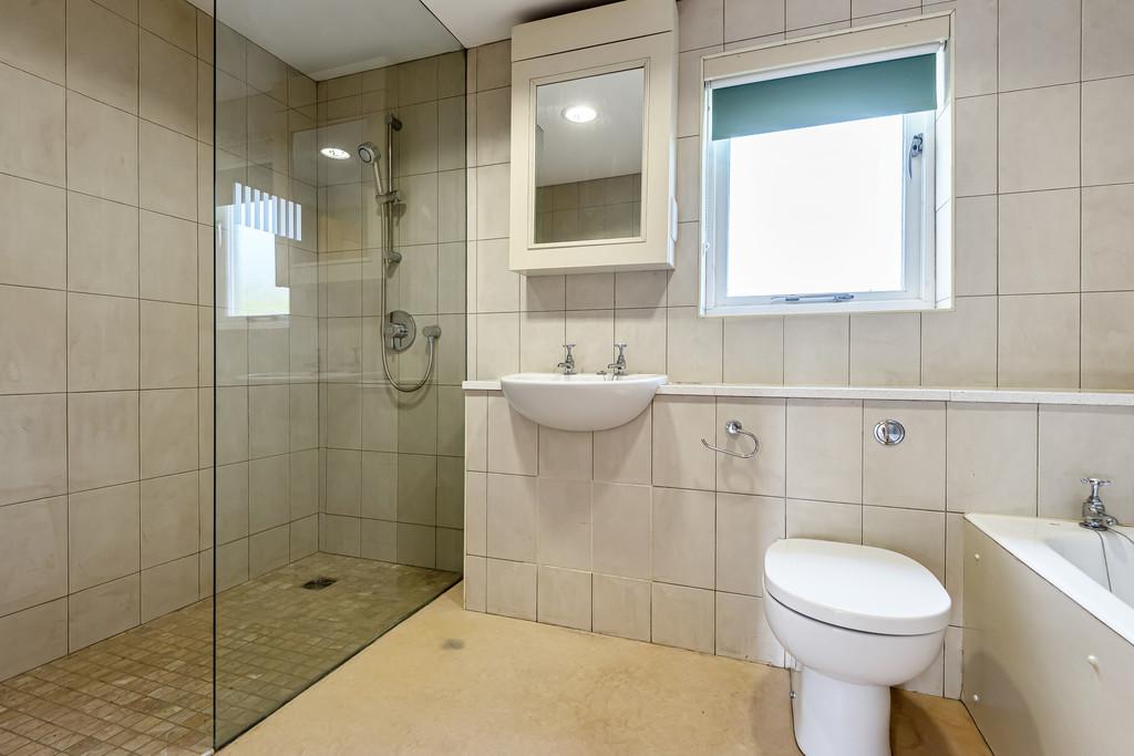 Bedroom 1 En-Suite Bathroom