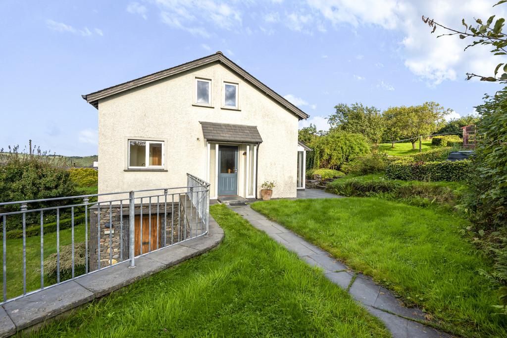 Side Aspect &amp; Roof Terrace