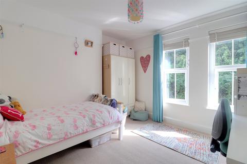 7 Broad Park Crescent, Ilfracombe, EX34 8DX