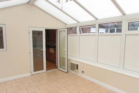 142 Edlington Lane, Warmsworth, Doncaster, DN4 9LT