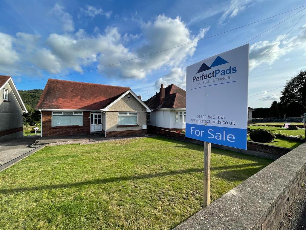 Pontardawe Road, Clydach, Swansea 4 bed bungalow £299,995